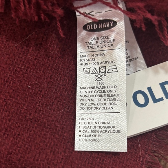 Geometric Patterned Scarf - Picture 3 of 4